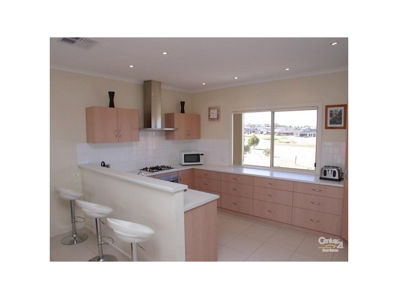 4 Kestrel Circuit, Seaford Rise SA 5169