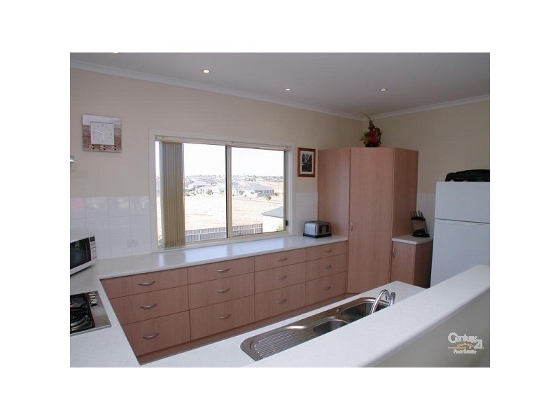 4 Kestrel Circuit, Seaford Rise SA 5169