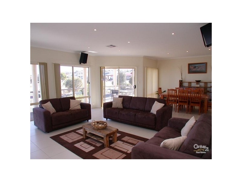 4 Kestrel Circuit, Seaford Rise SA 5169