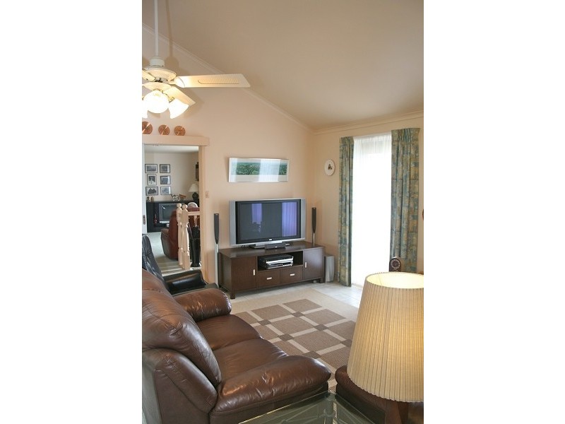 28 Lepena Crescent, Hallett Cove SA 5158