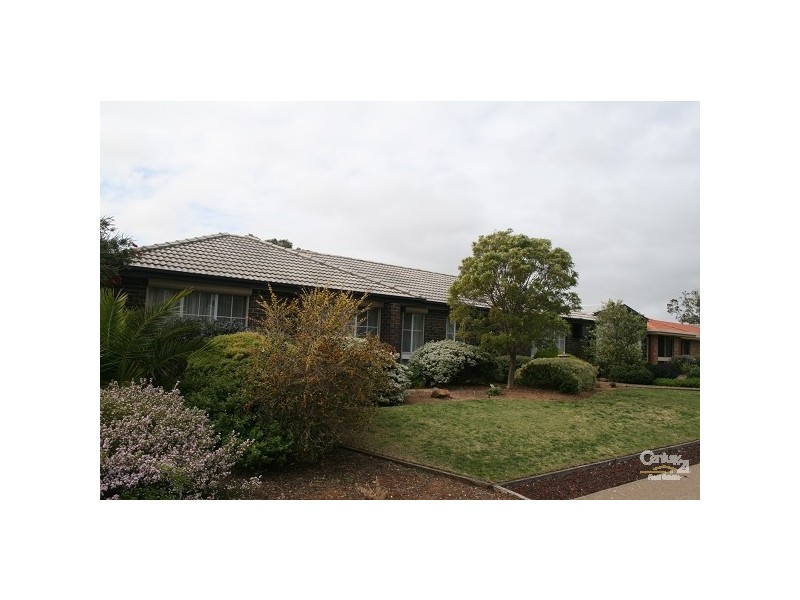 28 Lepena Crescent, Hallett Cove SA 5158