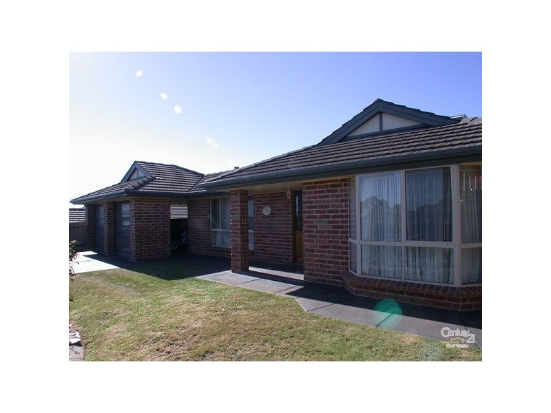 11 Kingshill Circuit, Onkaparinga Hills SA 5163