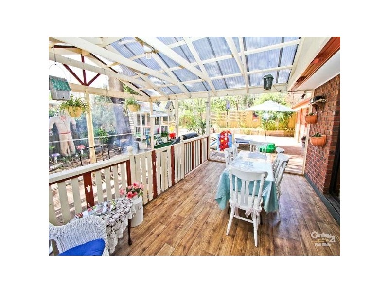 2 Lancelot Place, Happy Valley SA 5159