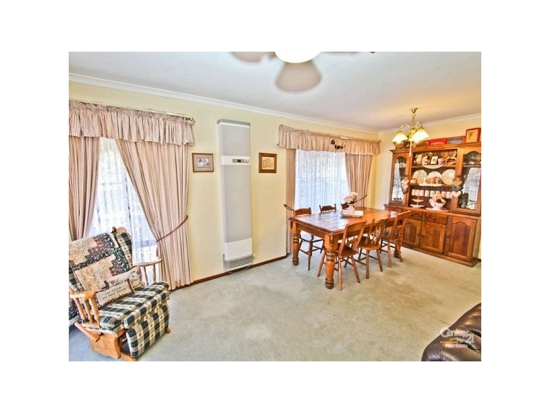 2 Lancelot Place, Happy Valley SA 5159