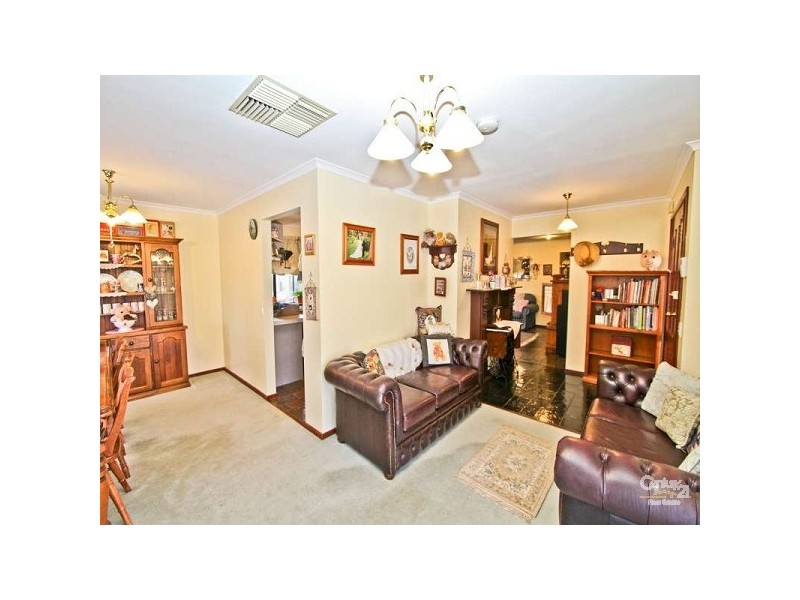 2 Lancelot Place, Happy Valley SA 5159