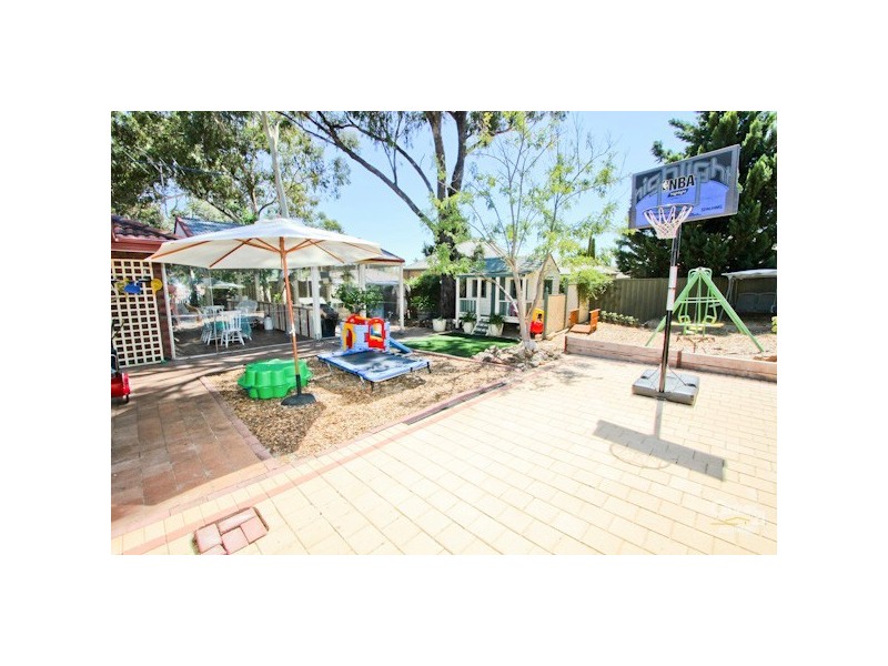 2 Lancelot Place, Happy Valley SA 5159