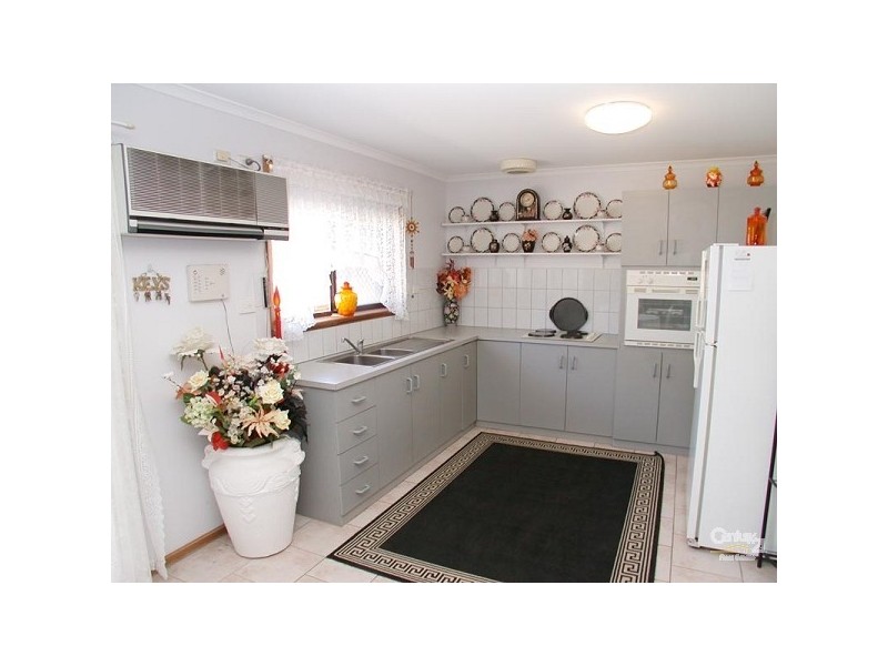 2 Maturin Avenue, Christies Beach SA 5165