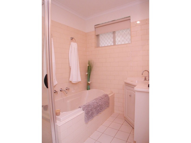 2 Dixie Ct, Happy Valley SA 5159