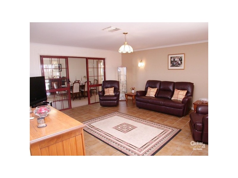 28 Gardenia Crescent, Morphett Vale SA 5162