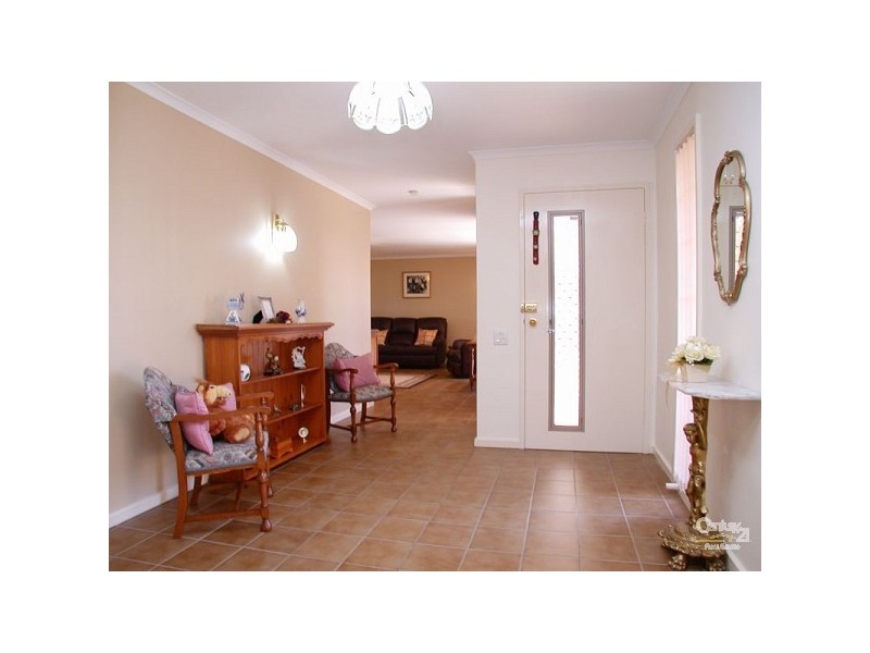 28 Gardenia Crescent, Morphett Vale SA 5162