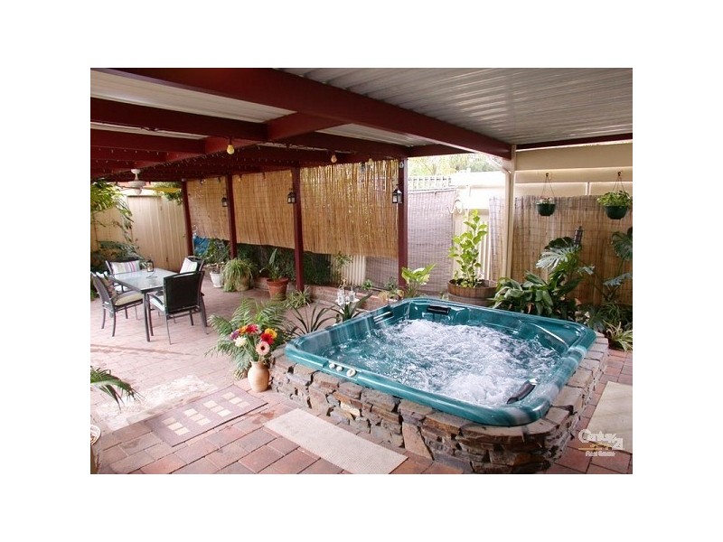 2 Golflands View, Morphett Vale SA 5162