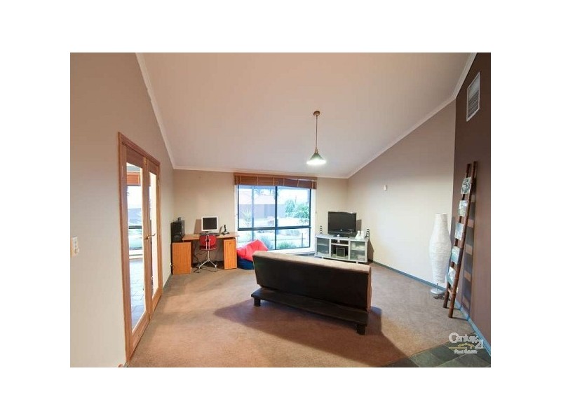 10 Southsea Way, Moana SA 5169