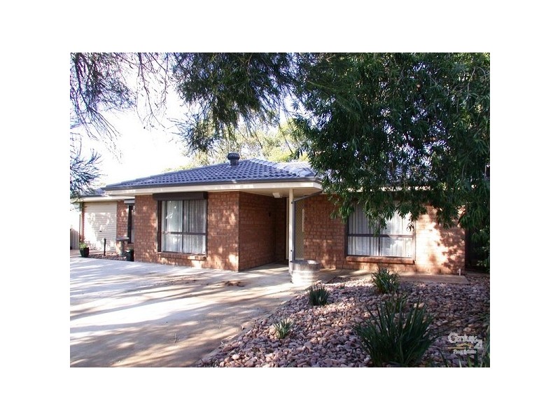 2A Redcraze St, Aberfoyle Park SA 5159