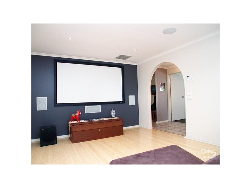 2A Redcraze St, Aberfoyle Park SA 5159