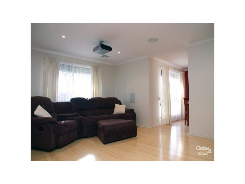 2A Redcraze St, Aberfoyle Park SA 5159