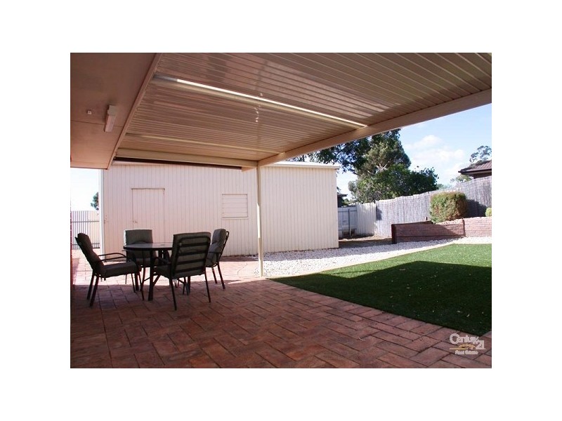 2A Redcraze St, Aberfoyle Park SA 5159