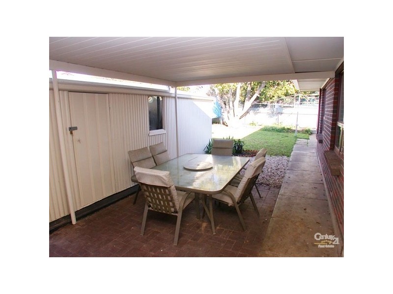 5 Richardson Crescent, Morphett Vale SA 5162