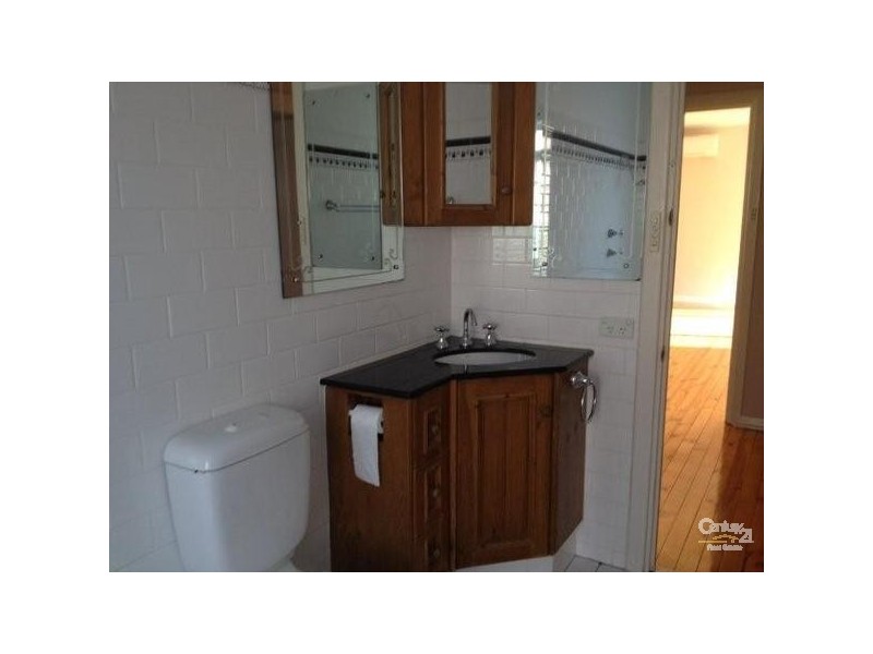 28 Naldera Crescent, Seacliff Park SA 5049