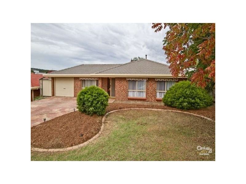 5 Barnes Crescent, Woodcroft SA 5162