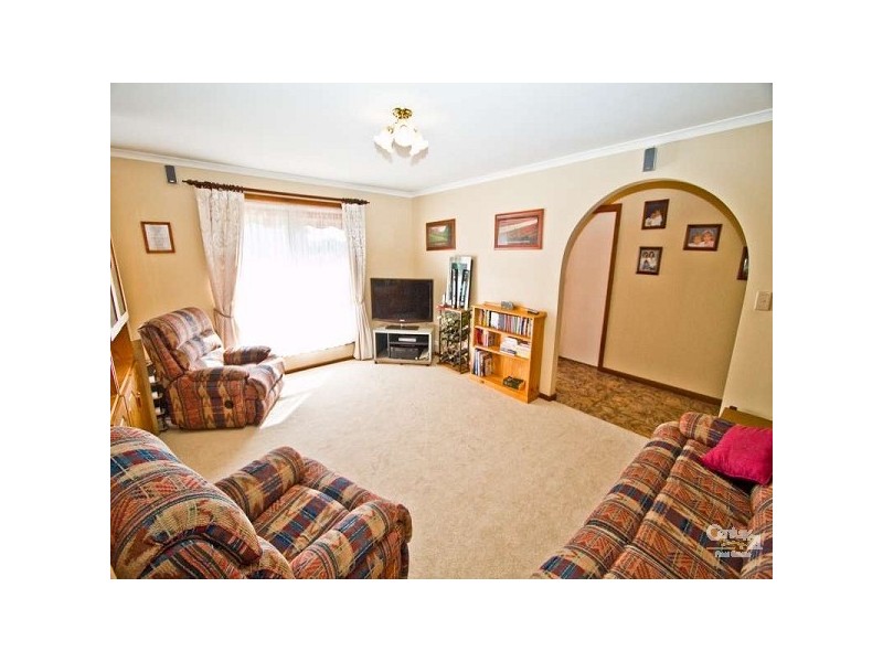 5 Barnes Crescent, Woodcroft SA 5162