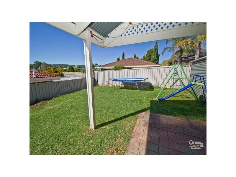 5 Barnes Crescent, Woodcroft SA 5162
