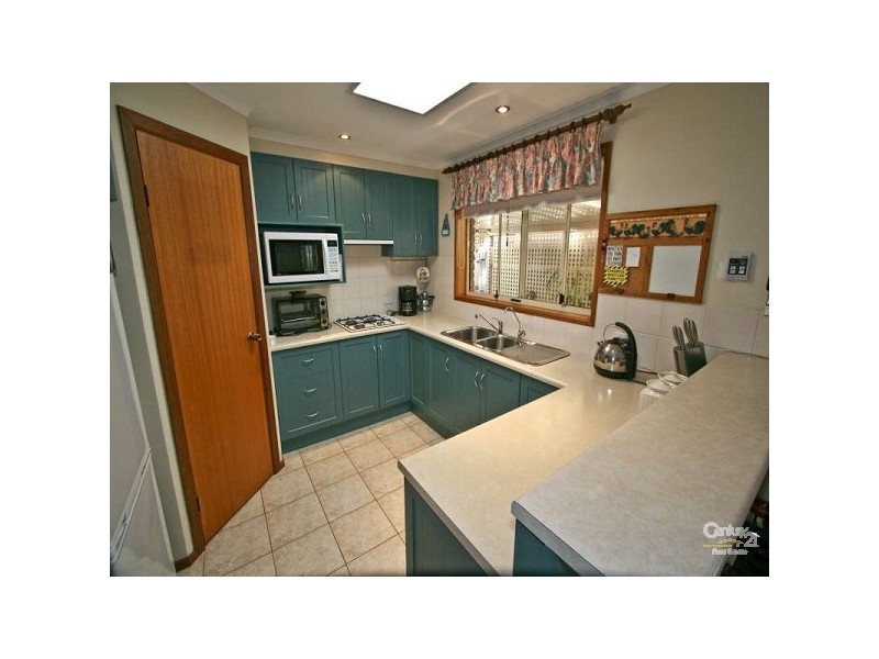 5 Willow Crt, Seaford SA 5169