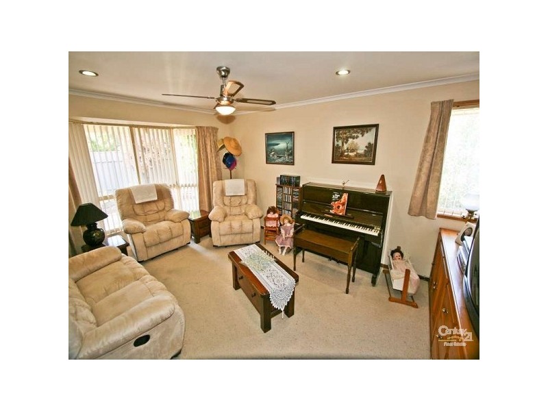 5 Willow Crt, Seaford SA 5169
