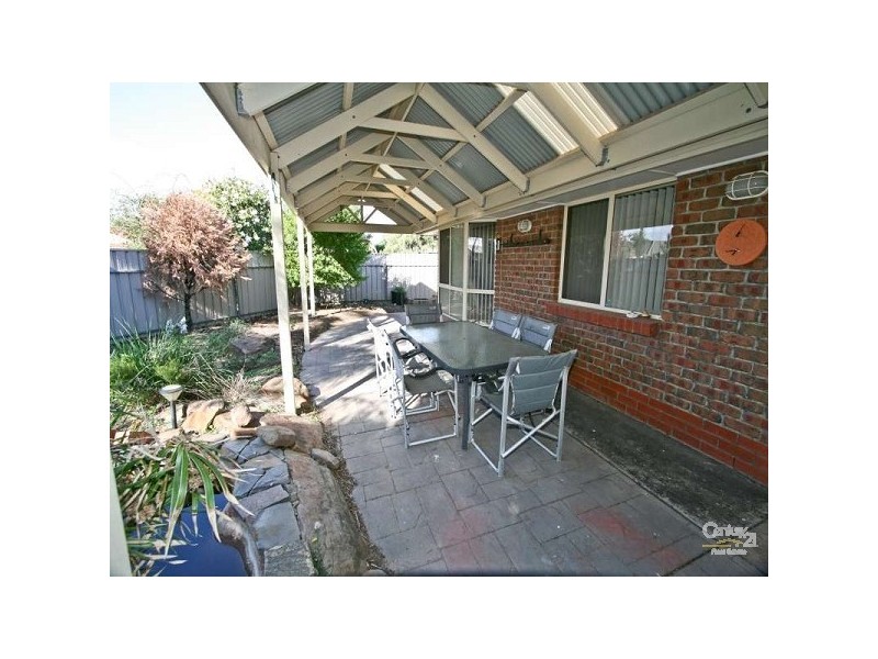 5 Willow Crt, Seaford SA 5169