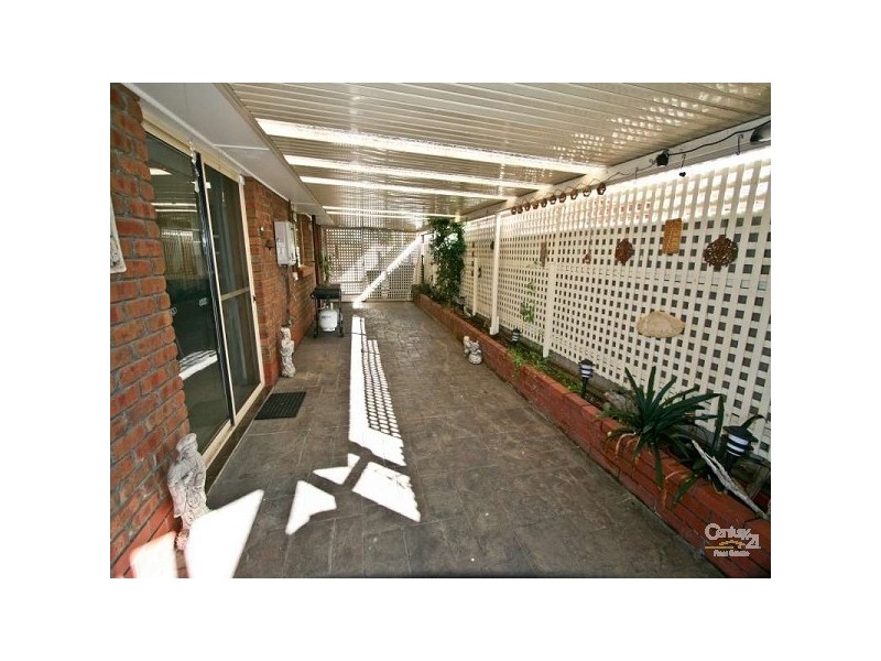 5 Willow Crt, Seaford SA 5169