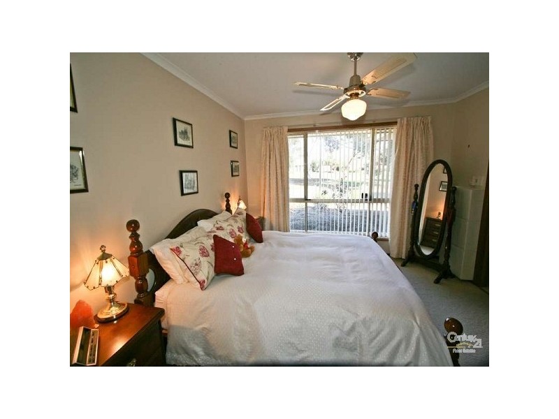5 Willow Crt, Seaford SA 5169