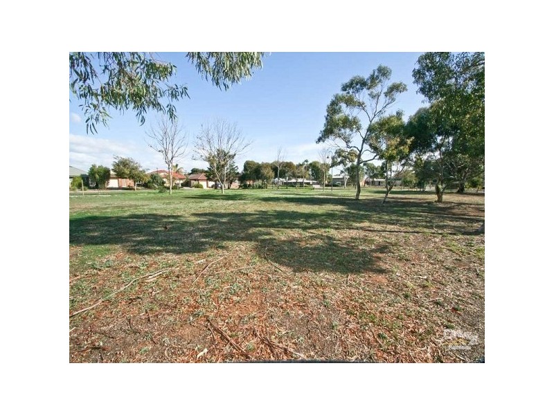 5 Willow Crt, Seaford SA 5169