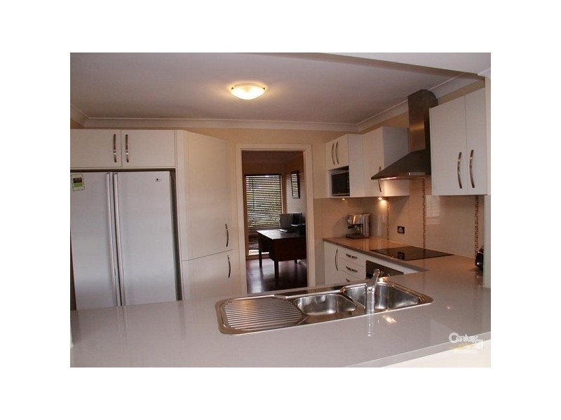 17 Liza Road, Happy Valley SA 5159