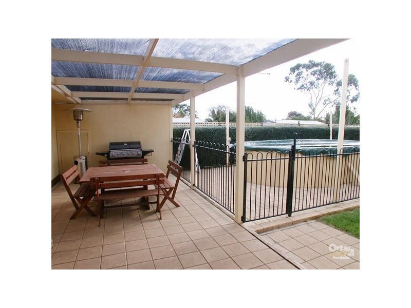 17 Liza Road, Happy Valley SA 5159