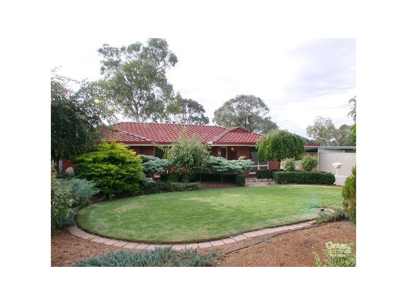 17 Liza Road, Happy Valley SA 5159