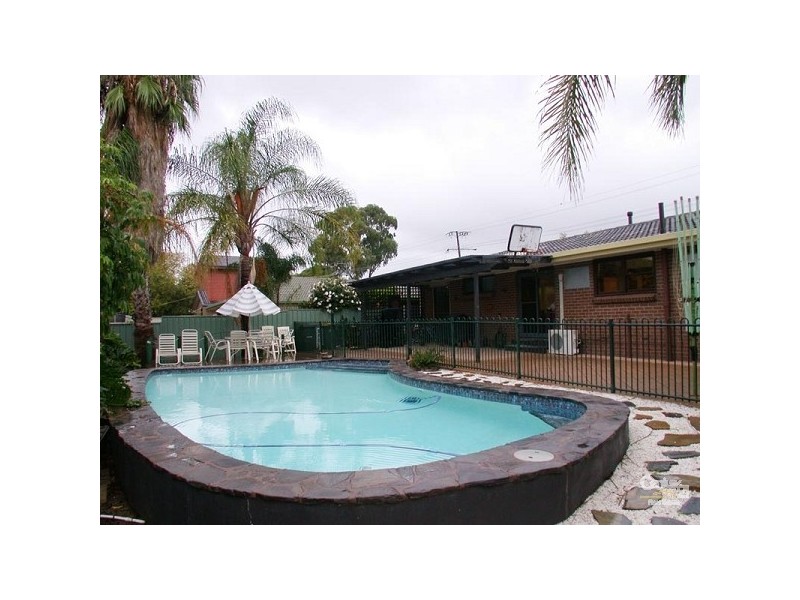 5 Greenwillow Crescent, Happy Valley SA 5159