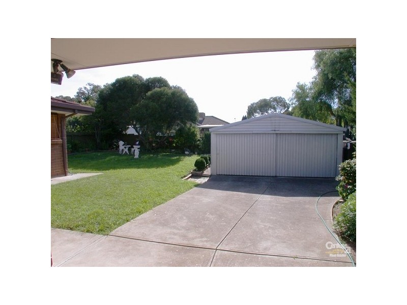 21 Coorumbena Crescent, Morphett Vale SA 5162
