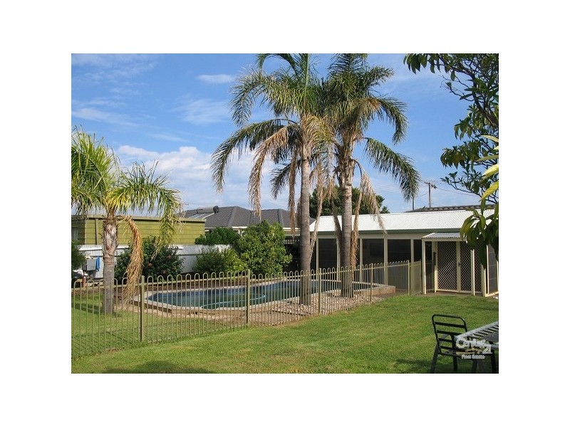 7 Kwinana Crescent, Port Noarlunga South SA 5167