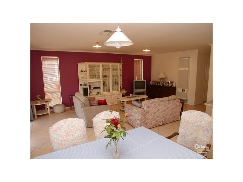 11 Grand Boulevard, Seaford Rise SA 5169