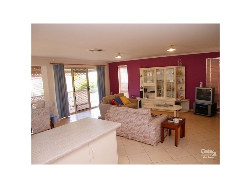 11 Grand Boulevard, Seaford Rise SA 5169