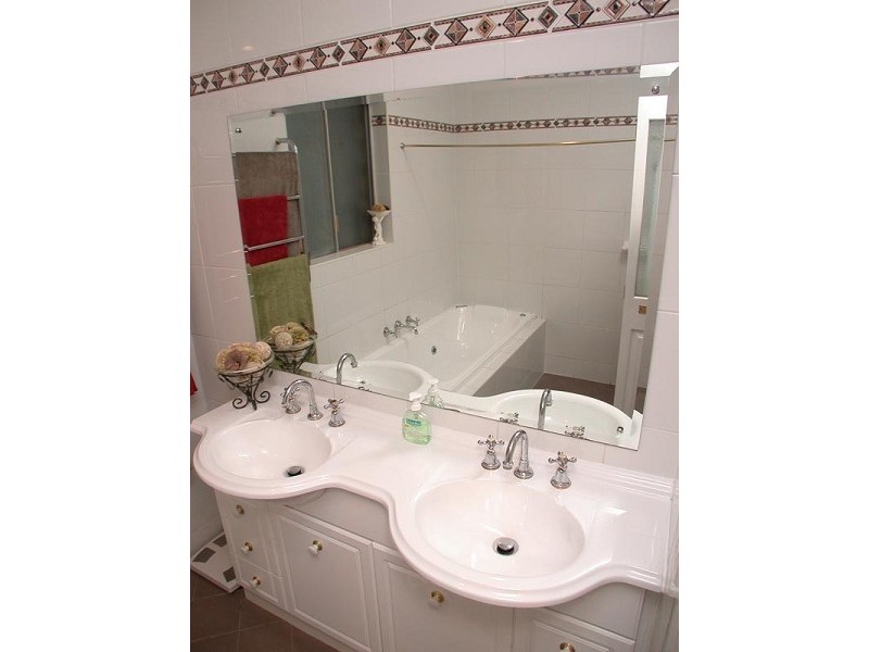 83 Daveys Road, Flagstaff Hill SA 5159