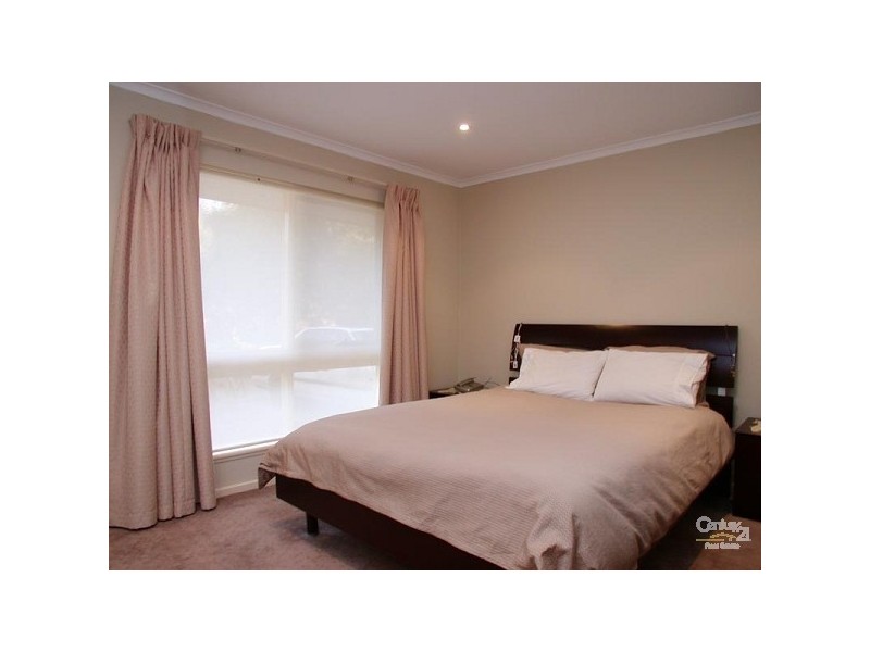 11 Riordan Street, Morphett Vale SA 5162