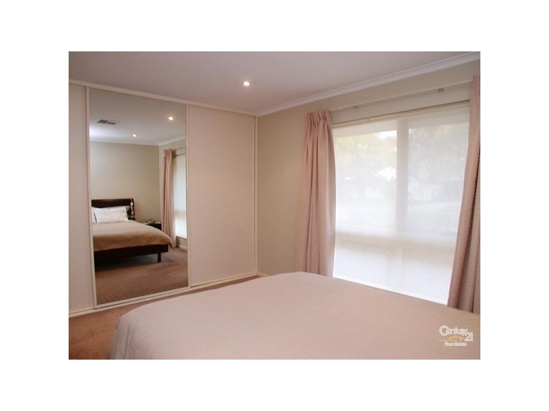 11 Riordan Street, Morphett Vale SA 5162