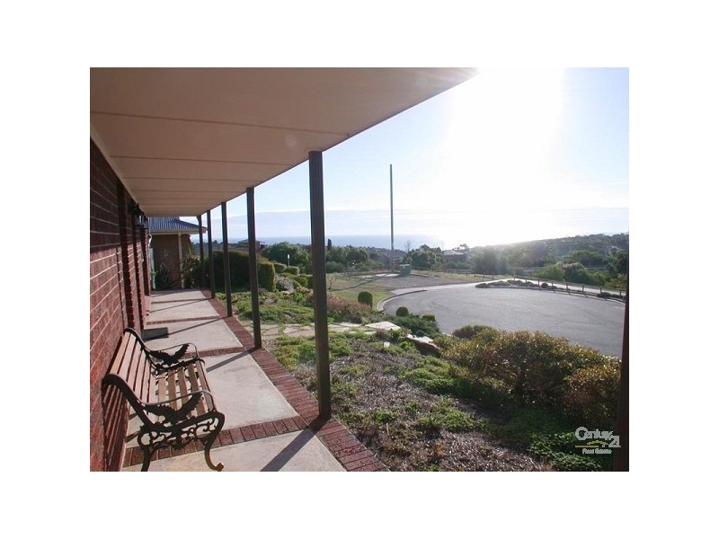 3 Manunda Way, Hallett Cove SA 5158