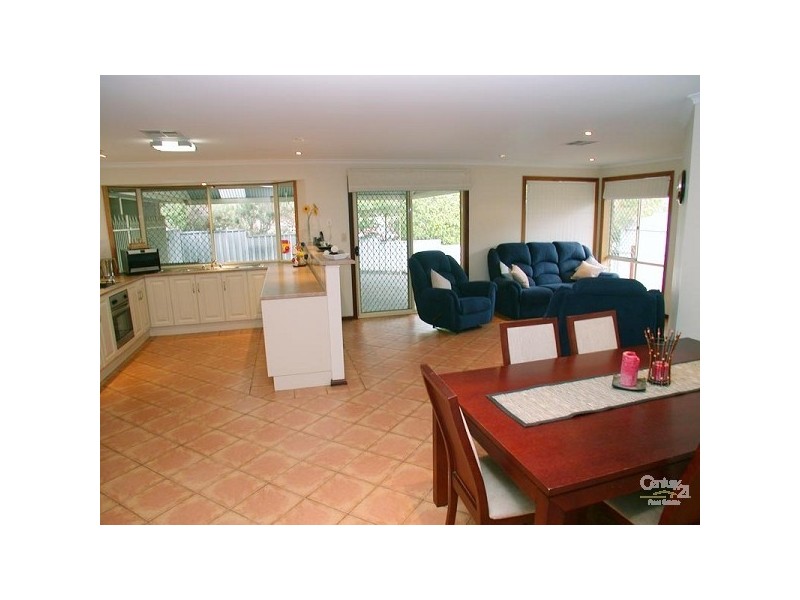30 Lancing Court, Huntfield Heights SA 5163
