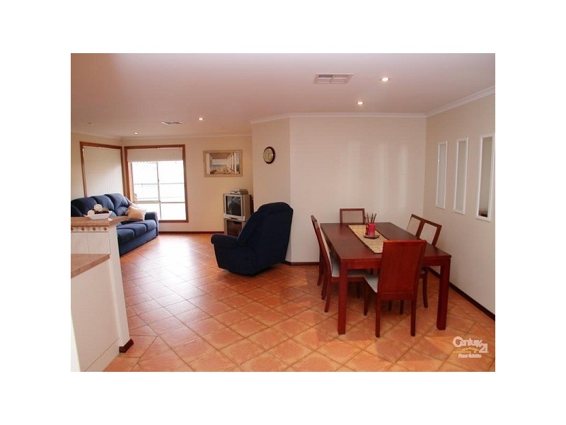 30 Lancing Court, Huntfield Heights SA 5163