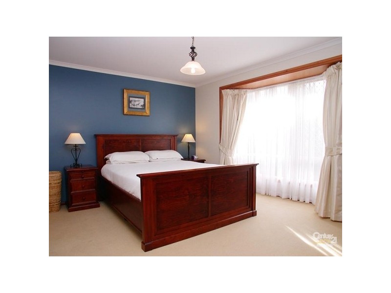 30 Lancing Court, Huntfield Heights SA 5163