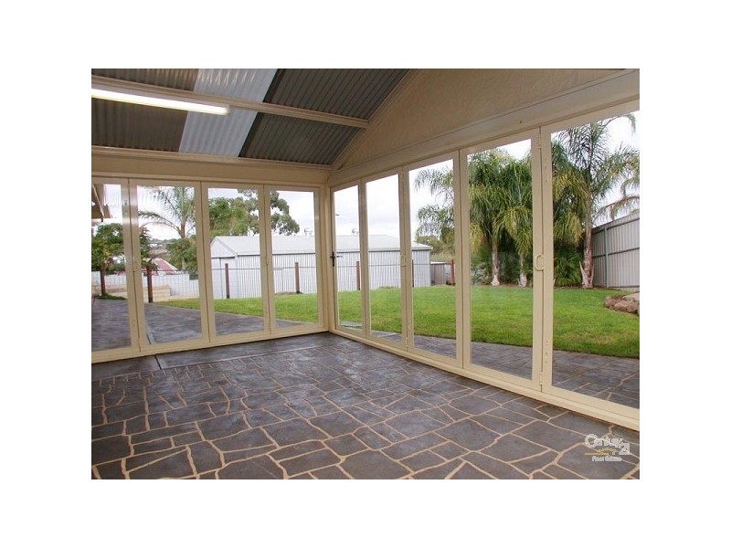30 Lancing Court, Huntfield Heights SA 5163