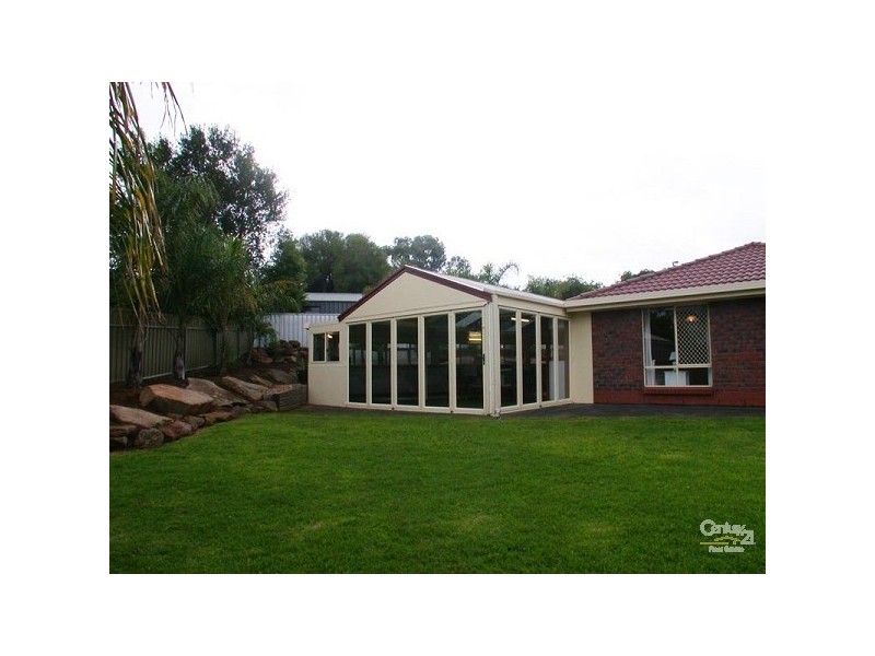 30 Lancing Court, Huntfield Heights SA 5163