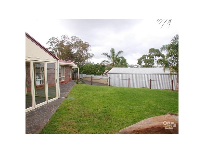 30 Lancing Court, Huntfield Heights SA 5163