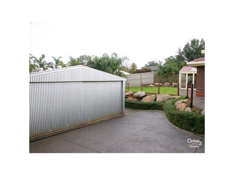 30 Lancing Court, Huntfield Heights SA 5163